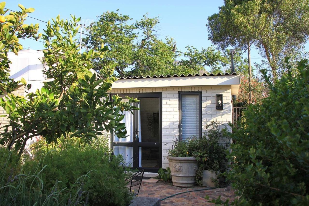 Courtyard Studio Lights And Wi Fi During Load Shedding Stellenbosch Extérieur photo