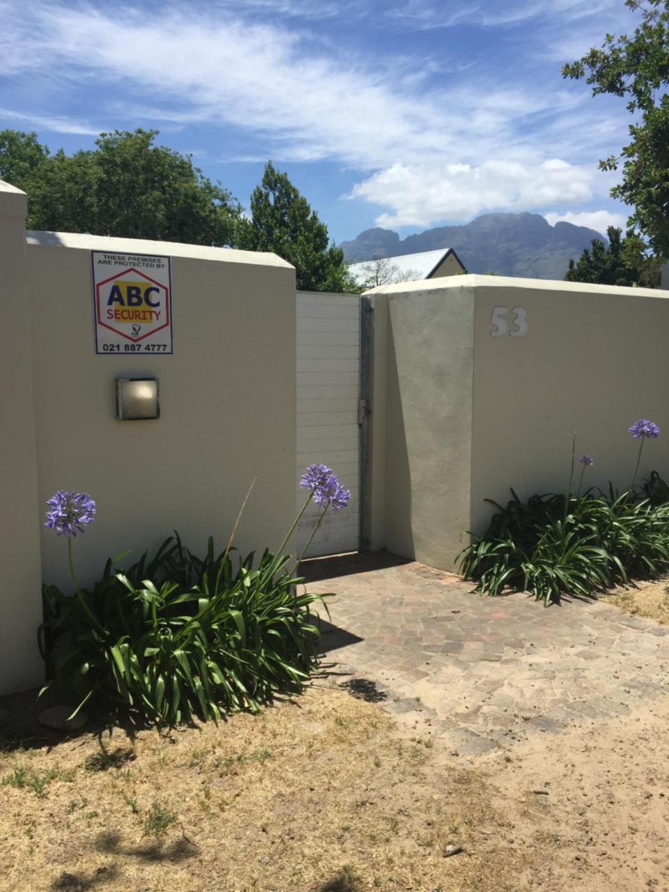 Courtyard Studio Lights And Wi Fi During Load Shedding Stellenbosch Extérieur photo